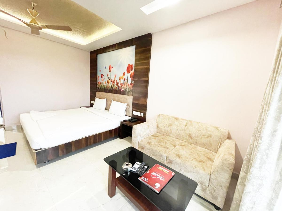 Shree Ganesh Hotel Puri Eksteriør bilde